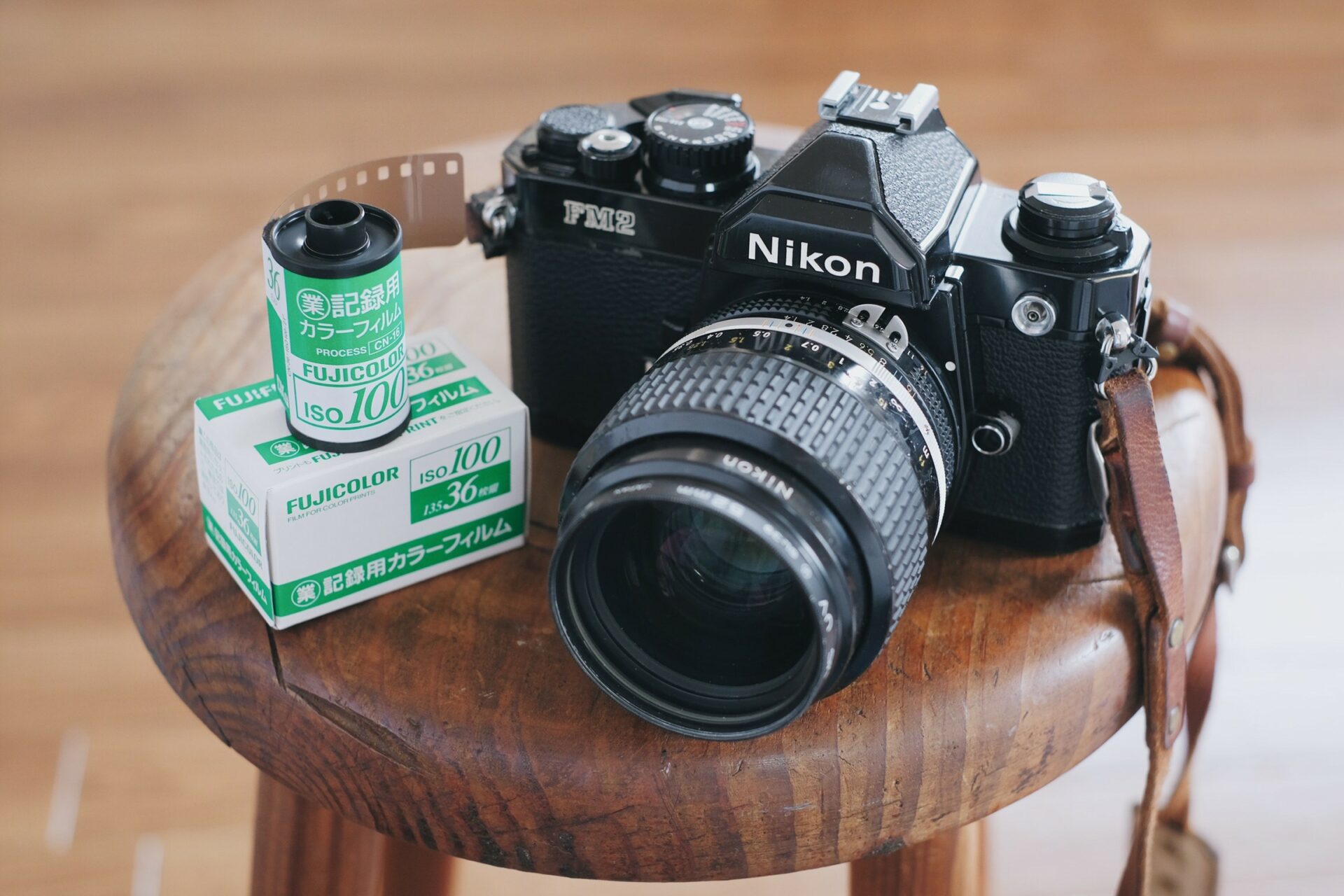 カメラ女子に❤️ニコンNew FM2❤️55mm f1.2付き❤️フィルム